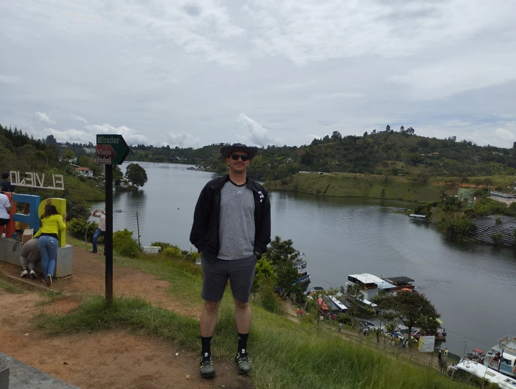 Tour A Guatapé Desde Medellín Con Visita A La Piedra El Peñón De Guatapé, ¡Viaje programado para el martes 27 de diciembre de 2022!