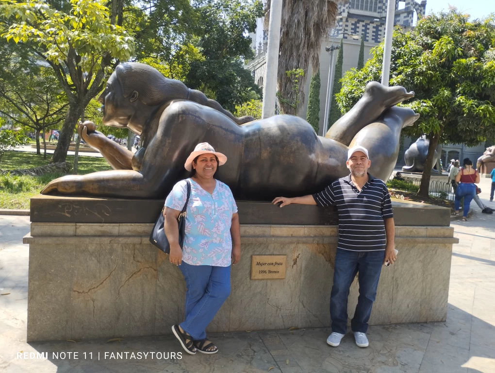 City Tour Por Medellín Conociendo La Ciudad De La Eterna Primavera Comparte en familia el jueves 16 de febrero de 2023nbspMedellin Travel by fantasytours Planes turísticos en Santa Fe de Antioquia Medellín Guatapé y Nápoles