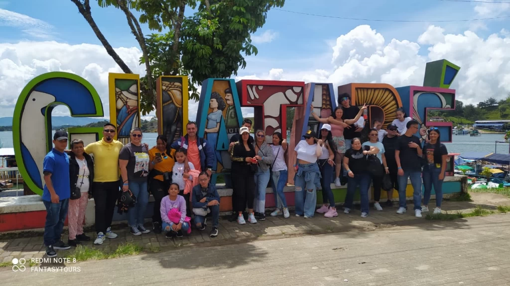 Tour A Guatapé Desde Medellín Con Visita A La Piedra El Peñón De Guatapé, ¡Viaje programado para el viernes 17 de febrero de 2023!