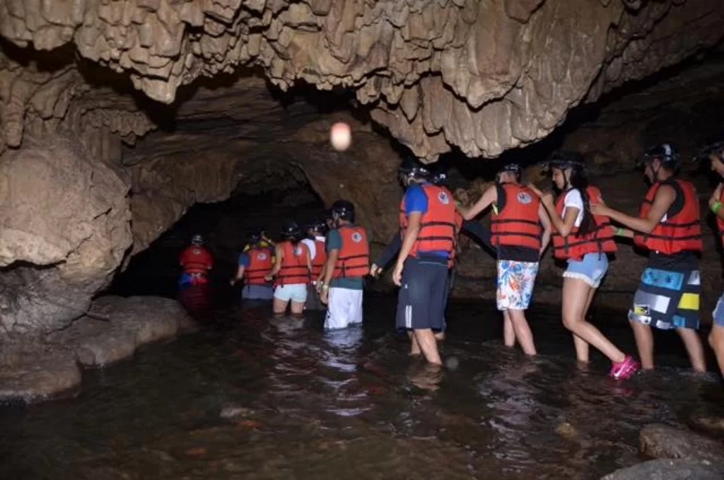 Tour A La Reserva Natural Cañón Del Río Claro: Rafting Y Espeleología, ¡Disfrútalo este domingo 1 de octubre de 2023!