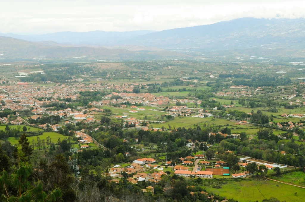 Excursión A Boyacá, Conociendo Villa De Leyva, La Catedral De Sal Y Ráquira, ¡Vamos a disfrutarlo el lunes 18 de diciembre de 2023!