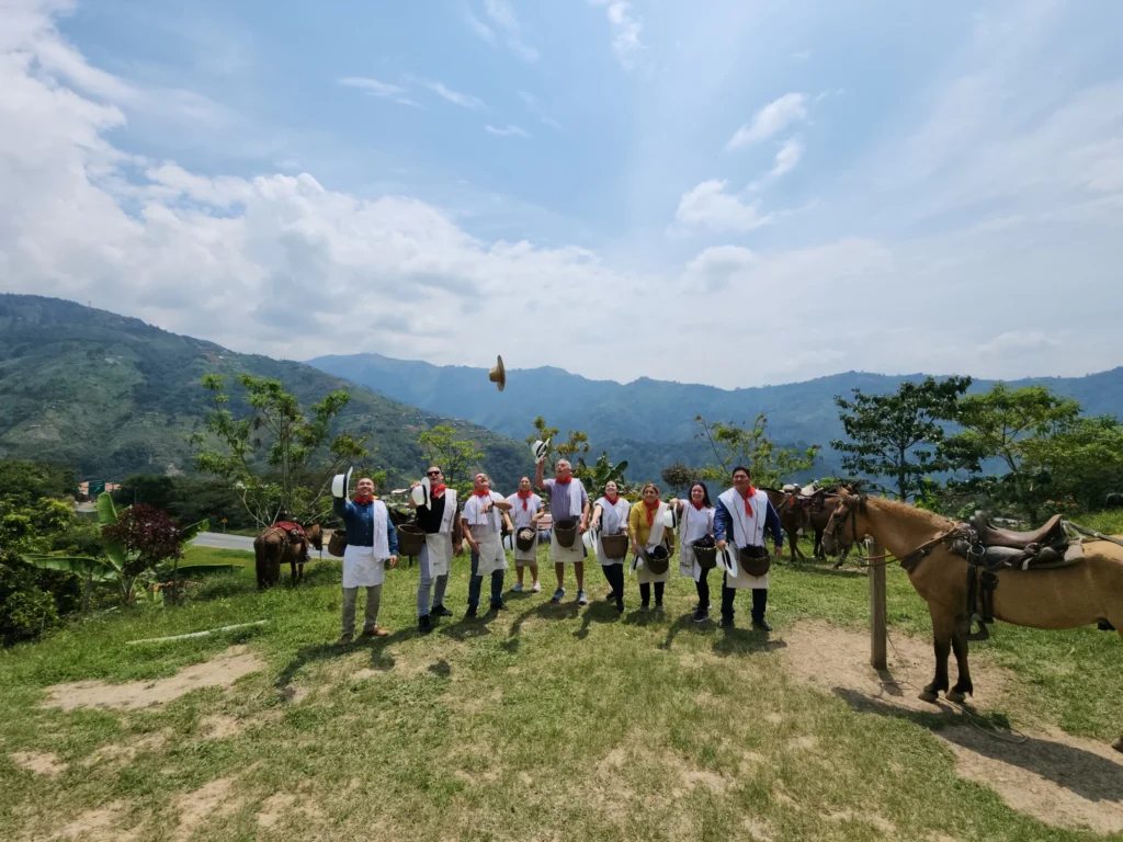 Coffee Tour En Medellín – Experiencia Cafetera Tour Del Café, ¡Empaca tu maleta y vámonos el miércoles 17 de abril de 2024!