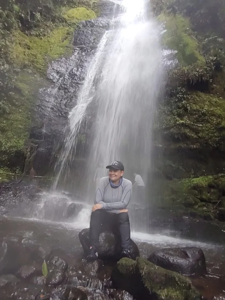 Senderismo En Jardín Ruta De Las 7 Cascadas Viaja el domingo 8 de septiembre de 2024nbspMedellin Travel by fantasytours Planes turísticos en Santa Fe de Antioquia Medellín Guatapé y Nápoles