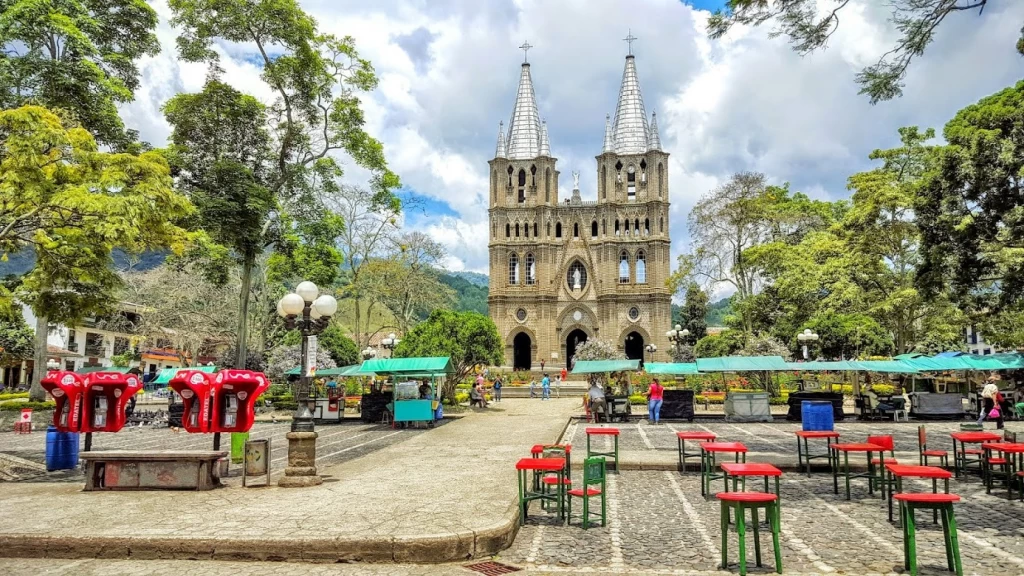 Tour A El Jardín, Antioquia, ¡Descubre este destino el sábado 17 de agosto de 2024!