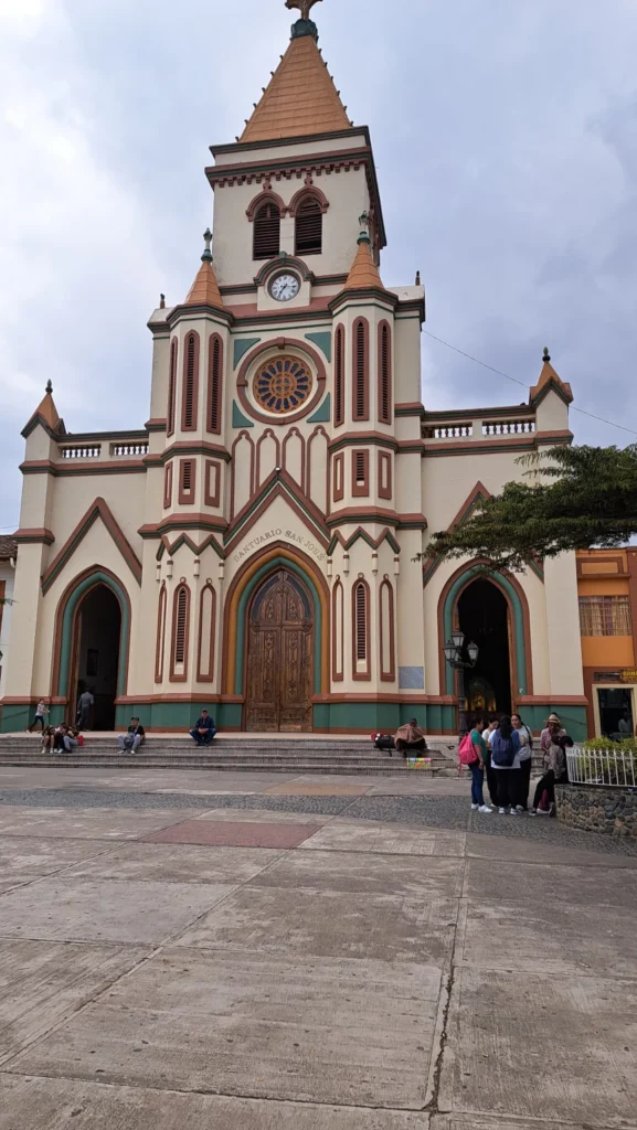 Descubre El Amanecer Urrao Paraiso Escondido Acompáñanos el sábado 23 de noviembre de 2024nbspMedellin Travel by fantasytours Planes turísticos en Santa Fe de Antioquia Medellín Guatapé y Nápoles