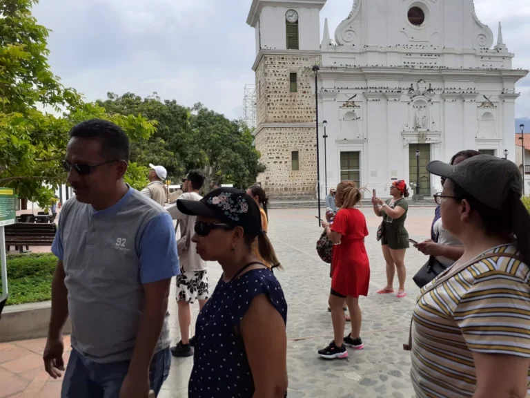 Tour Cultural Santa Fe De Antioquia Con Visita Al Puente De Occidente Y Centro Histórico, ¡Viaja este domingo 26 de enero de 2025!