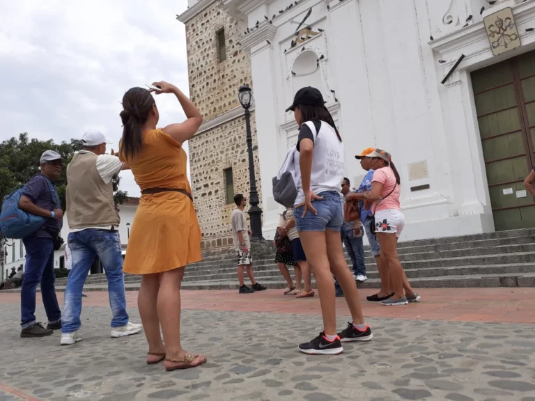 Tour Cultural Santa Fe De Antioquia Con Visita Al Puente De Occidente Y Centro Histórico, ¡Empaca tu maleta y vámonos el jueves 23 de enero de 2025!