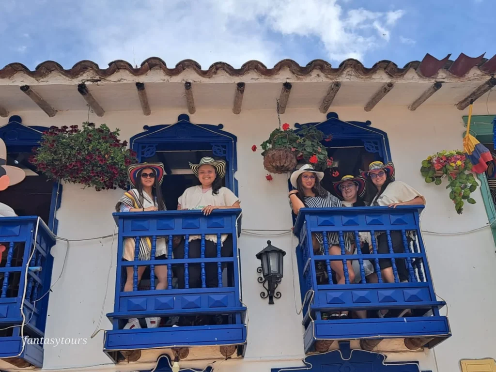 Tour A Guatapé Desde Medellín Con Visita A La Piedra El Peñón De Guatapé, ¡Viaje programado para el jueves 20 de marzo de 2025!