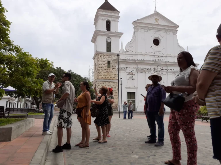 Tour Cultural Santa Fe De Antioquia Con Visita Al Puente De Occidente Y Centro Histórico, ¡Viaja este martes 12 de agosto de 2025!
